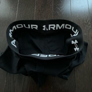 UNDER ARMOUR BIKER SHORTS